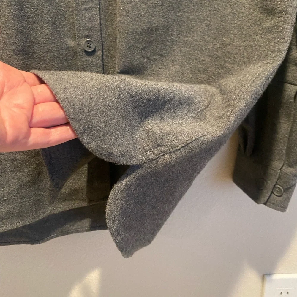 Boston Traders Long sleeve button up size small gray 100%‎ cotton
